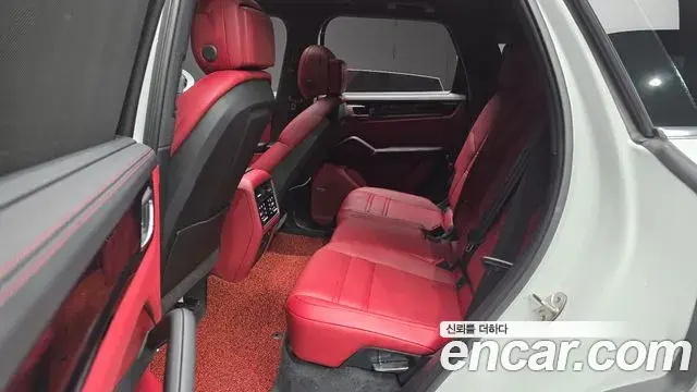 Porsche Cayenne 2021 — Şəkil 24/30