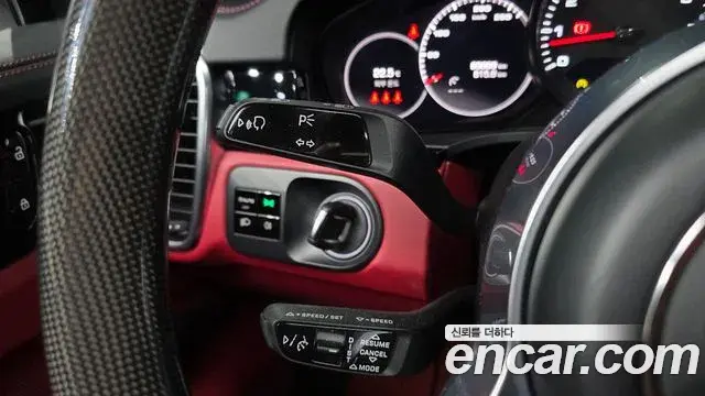 Porsche Cayenne 2021 — Şəkil 29/30