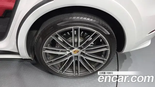 Porsche Cayenne 2021 — Şəkil 20/30