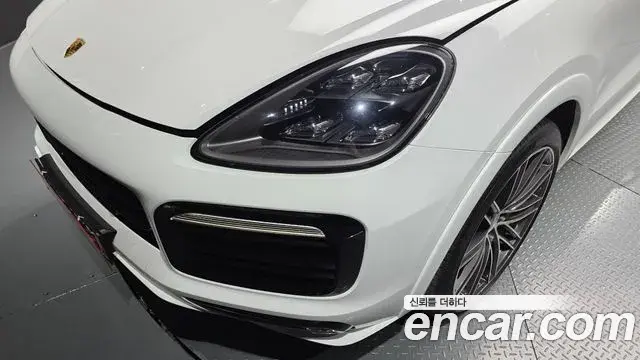 Porsche Cayenne 2021 — Şəkil 25/30