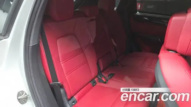 Porsche Cayenne 2021 — Şəkil 26/30
