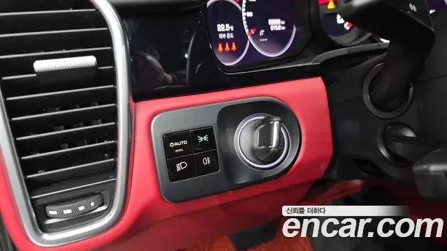 Porsche Cayenne 2021 — Şəkil 28/30