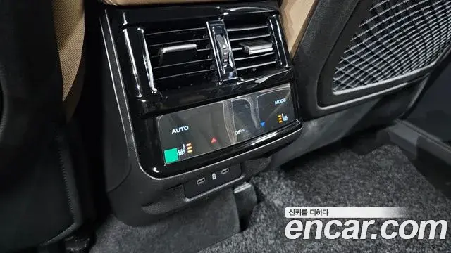 Renault Samsung Grand Koleos 2024 — Фото 19/20