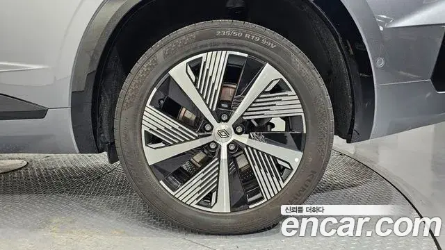 Renault Samsung Grand Koleos 2024 — Photo 24/30
