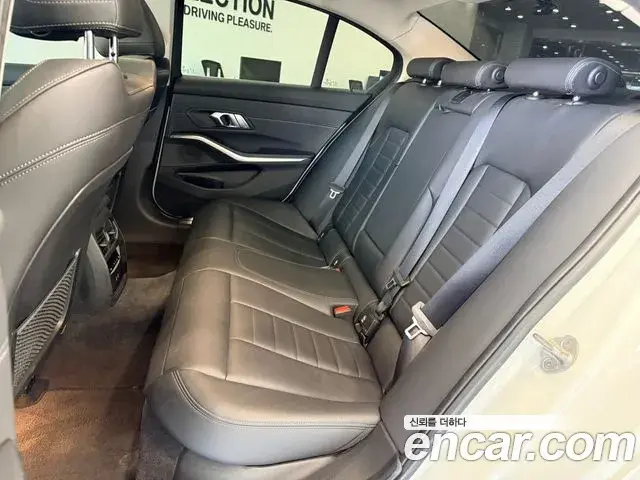 BMW 3 Series 2022 — Şəkil 15/18