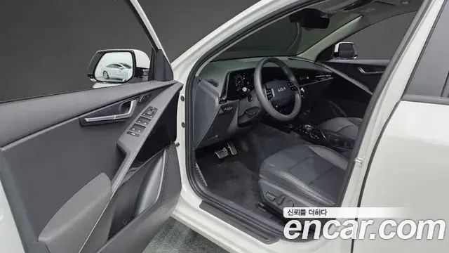 Kia Niro 2025 — Photo 13/32