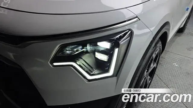 Kia Niro 2025 — Photo 3/32