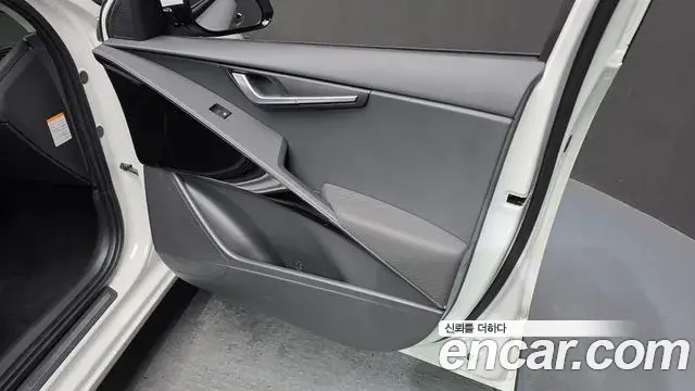 Kia Niro 2025 — Photo 22/32