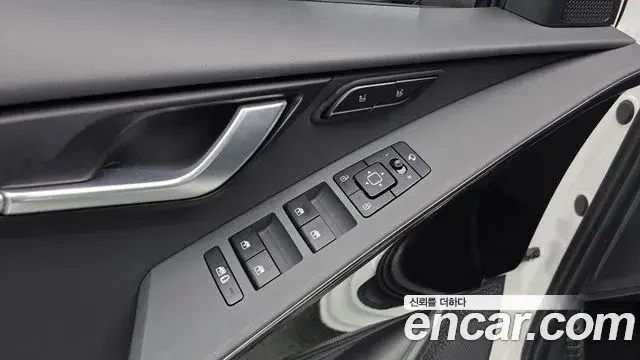 Kia Niro 2025 — Photo 2/32