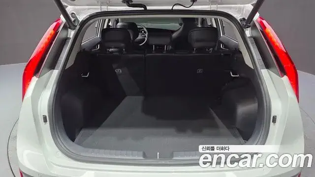 Kia Niro 2025 — Photo 16/32