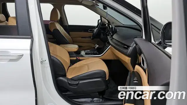 Kia Carnival 2022 — Фото 11/20