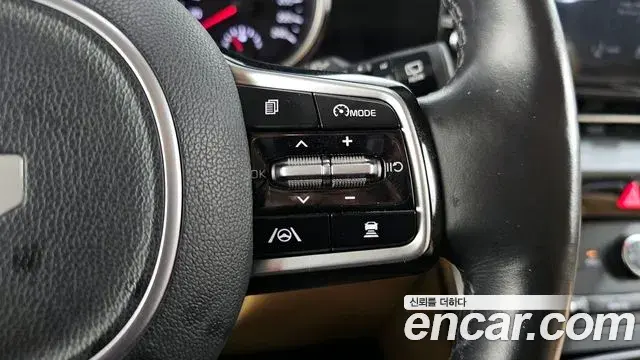 Kia Carnival 2022 — Фото 18/20