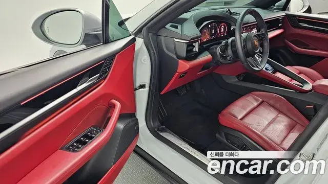 Porsche Macan EV 2025 — Photo 20/20