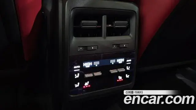 Porsche Macan EV 2025 — Photo 5/20