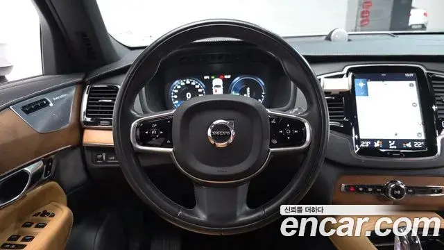 Volvo XC90 2018 — Фото 12/20