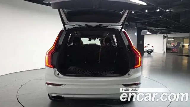 Volvo XC90 2018 — Фото 20/20