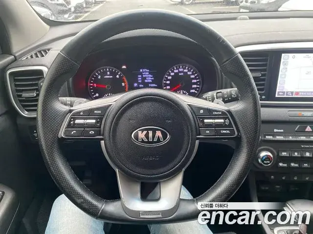 Kia Sportage The Bold 2019 — ფოტო 15/20