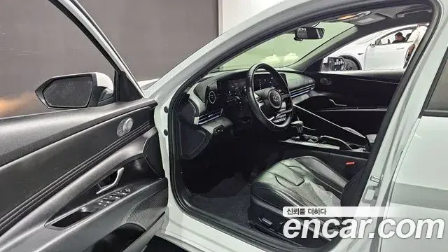 Hyundai Avante 2021 — Photo 8/20