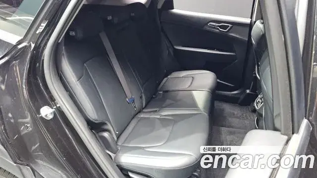 Kia Sportage 2022 — ფოტო 14/30