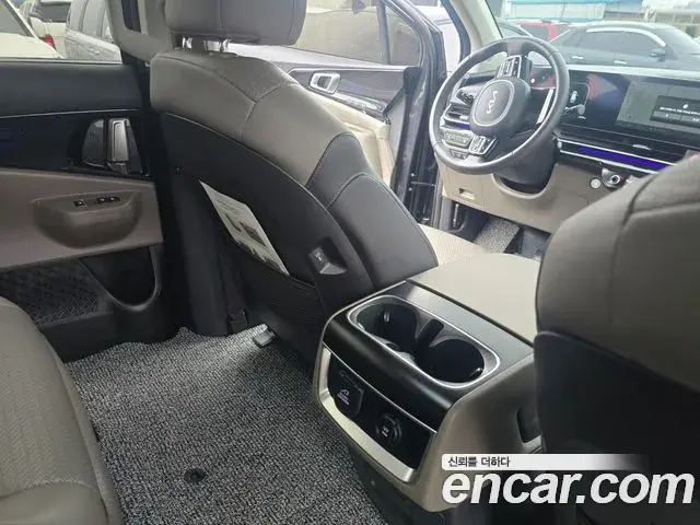 Kia Carnival 2024 — ფოტო 16/20