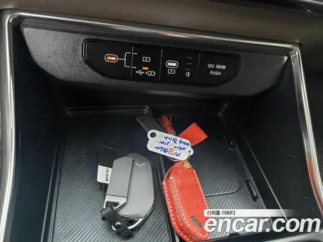 Kia Carnival 2024 — ფოტო 15/20