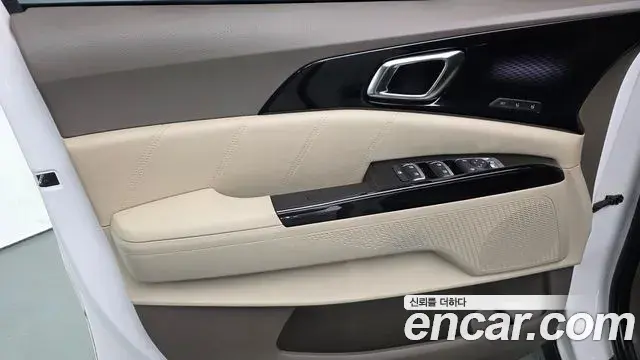 Kia Carnival 2020 — ფოტო 12/32