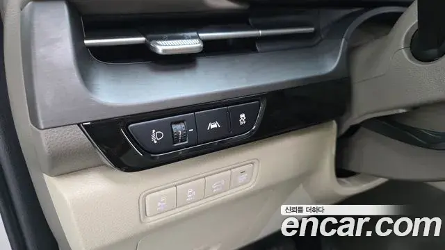 Kia Carnival 2020 — ფოტო 3/32