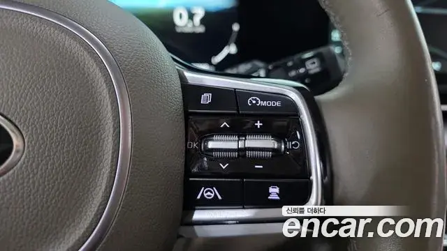 Kia Carnival 2020 — ფოტო 9/32