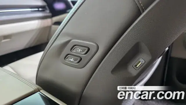 Kia Carnival 2020 — ფოტო 29/32