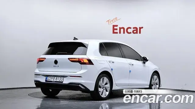Volkswagen Golf 2025 — ფოტო 24/34
