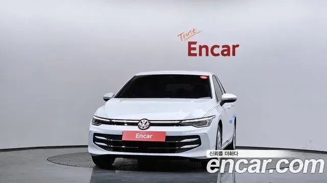 Volkswagen Golf 2025 — ფოტო 1/34