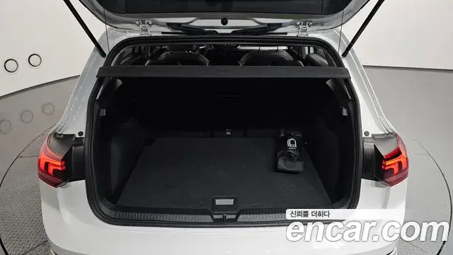 Volkswagen Golf 2025 — ფოტო 25/34
