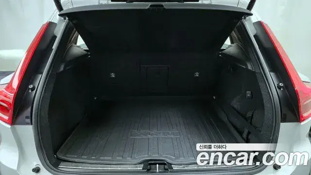 Volvo XC40 2020 — Фото 20/20