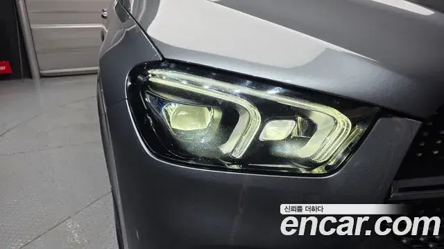 Mercedes-Benz GLE-Class 2022 — ფოტო 20/34