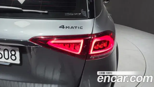 Mercedes-Benz GLE-Class 2022 — ფოტო 25/34
