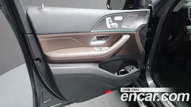 Mercedes-Benz GLE-Class 2022 — ფოტო 26/34