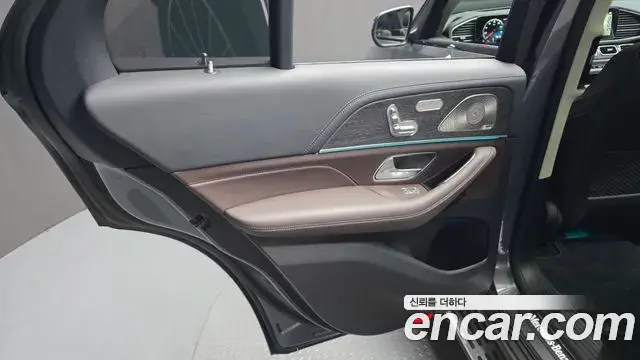 Mercedes-Benz GLE-Class 2022 — ფოტო 29/34