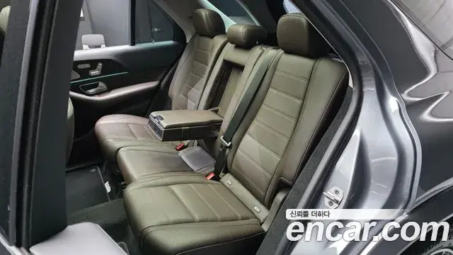 Mercedes-Benz GLE-Class 2022 — ფოტო 15/34