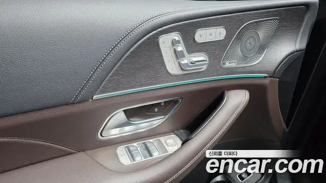 Mercedes-Benz GLE-Class 2022 — ფოტო 27/34