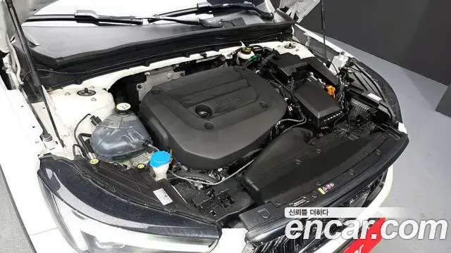 Volvo XC40 2023 — Şəkil 2/31
