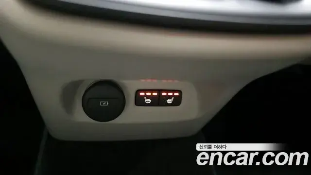 Volvo XC40 2023 — Şəkil 16/31