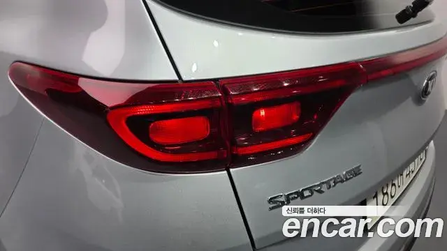 Kia Sportage The Bold 2020 — Şəkil 15/30