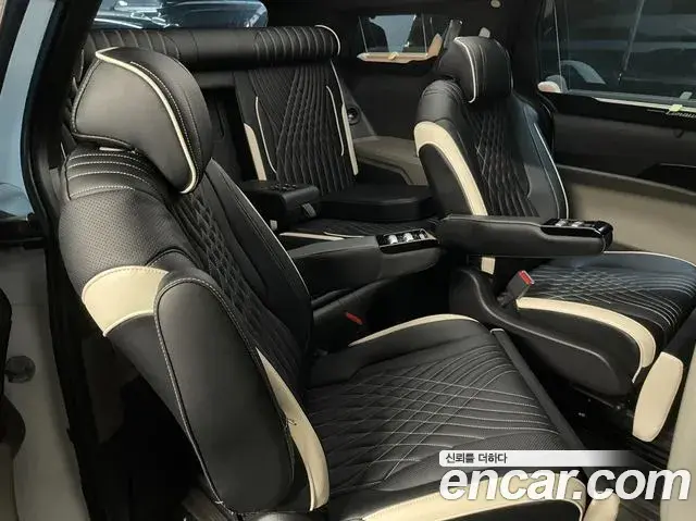 Kia Carnival 2024 — Фото 13/20