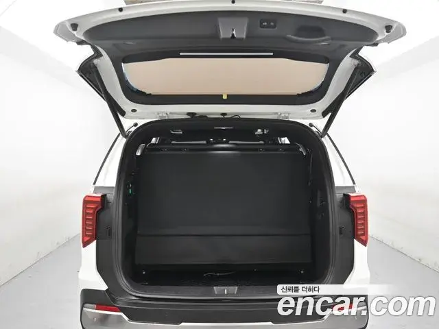 Kia Carnival 2024 — Фото 18/20