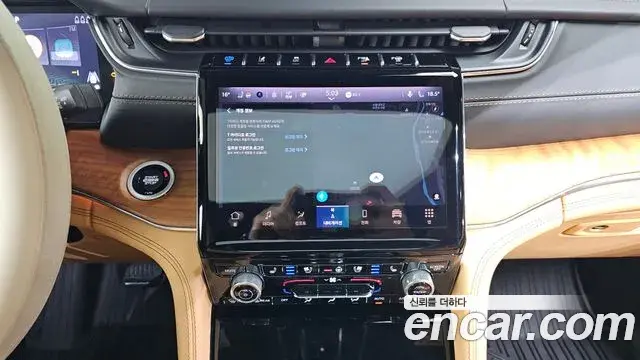 Jeep Grand Cherokee 2022 — Şəkil 17/33