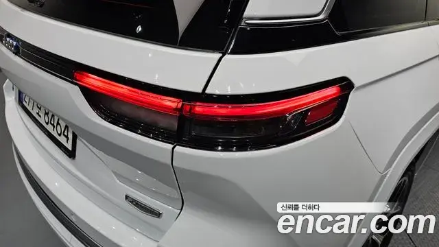 Jeep Grand Cherokee 2022 — Şəkil 16/33