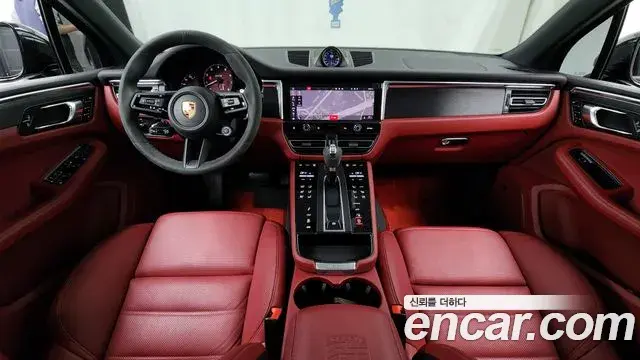 Porsche Macan 2022 — Photo 4/33