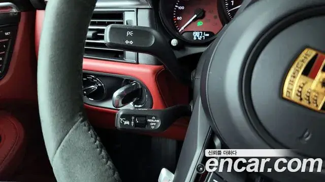 Porsche Macan 2022 — Photo 12/33