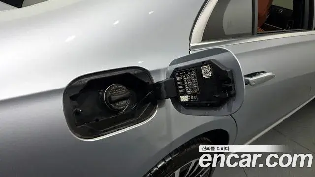 Mercedes-Benz S-Class 2021 — Photo 10/30
