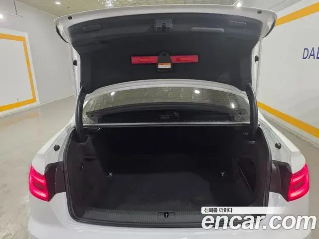 Audi A4 2019 — ფოტო 16/20